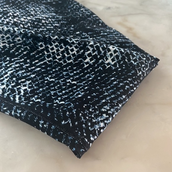 Dkny Sport Abstract Print Zippers Sides Leggings Blue Black Size XS - Picture 8 of 9